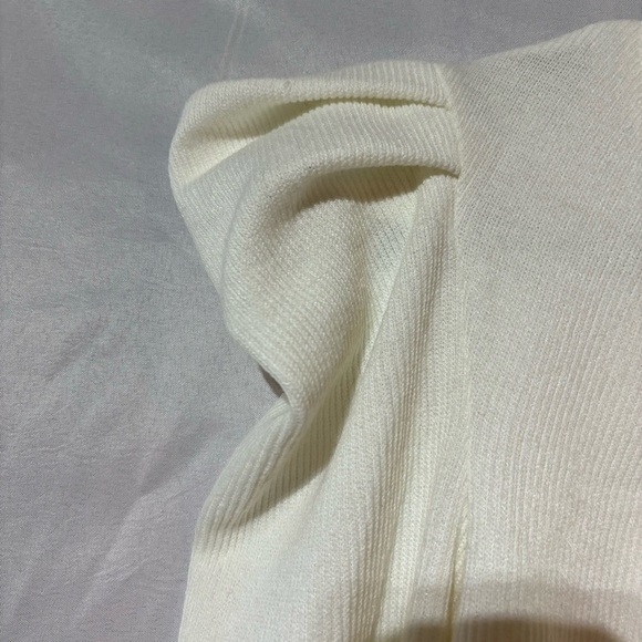2/$30 Entro Long Sleeve Puff Shoulder White Bodysuit Size M - Picture 2 of 7